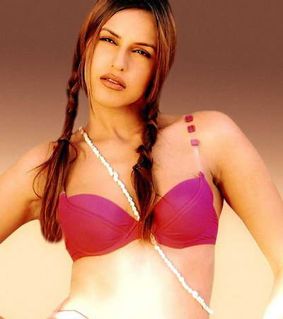 Neha+dhupia+hot+pics+from+sheesha